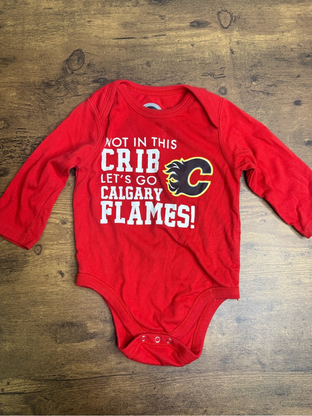⭐️5 for $20⭐️ Red Baby One-Piece Bodysuit - NHL Calgary Flames 12M